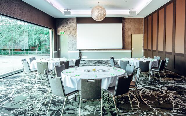 Holiday Inn Warwick Farm by IHG