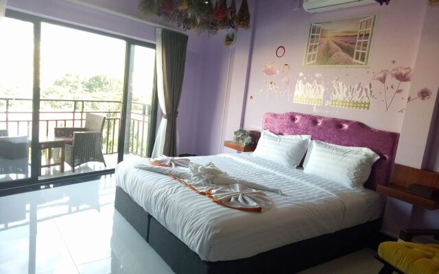 Color Creative Hotel - Hostel