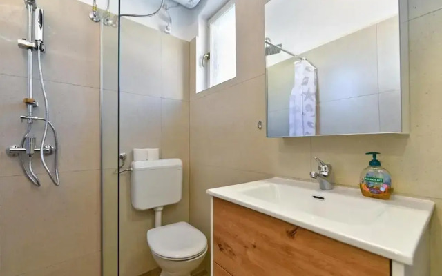 Stylish Family Retreat With Shared Pool