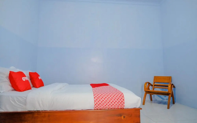 OYO 1976 Omah Kost Family