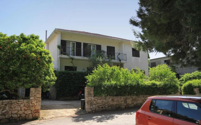 Apartments with a parking space Jelsa, Hvar - 8750