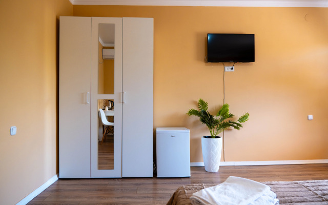 Море (Сухум)