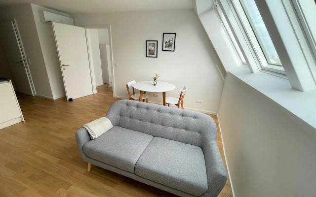 Sonnige Mansarde mit Klimaanlage und Netflix - oidahome