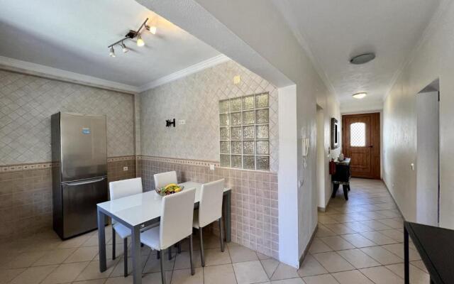 Loulé Central House by Homing