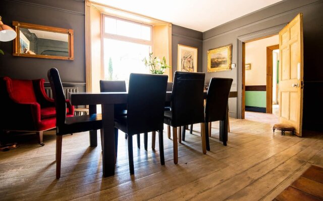The Cors Country House
