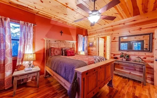 Mountain Fork Lodge With Wifi and Fire Pit by Redawning
