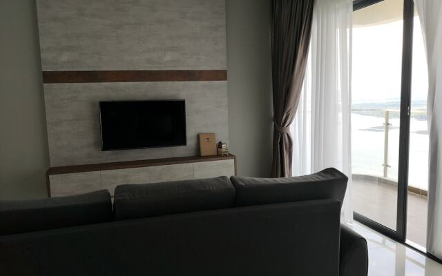 Tranquil Seaview @ Danga Bay