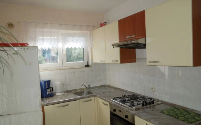 Josi - Free Parking - A1