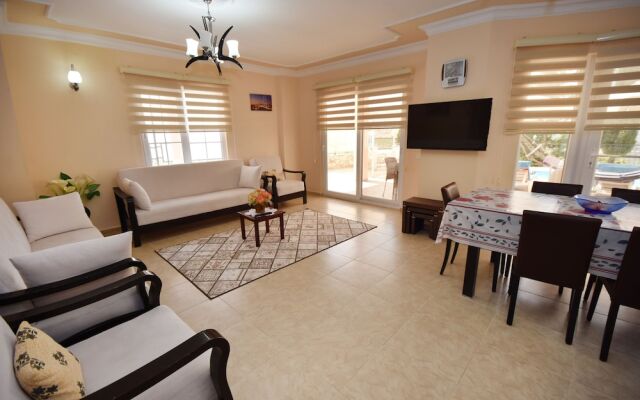 Villa Yonca by Helaltatilvillari