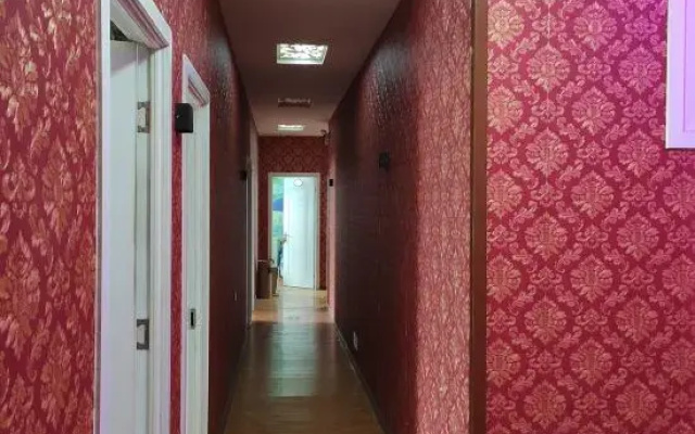 Qufu Wan'ai Theme Homestay (Jining College Commercial East Street Branch)