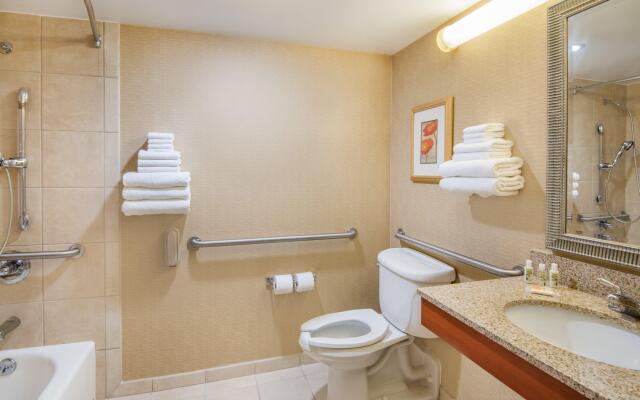 Holiday Inn Hotel & Suites Cincinnati - Eastgate by IHG