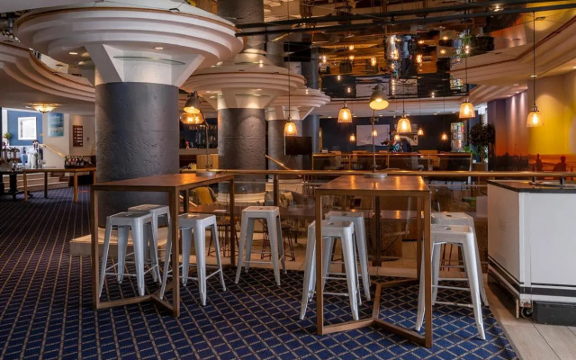 Peninsula All-Suite Hotel by Dream Resorts