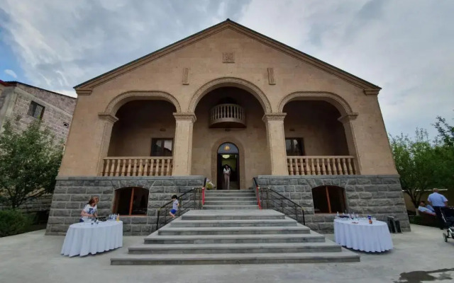 Royal Palace Hotel