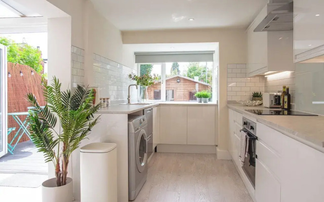 Stunning Townhouse with Large Garden