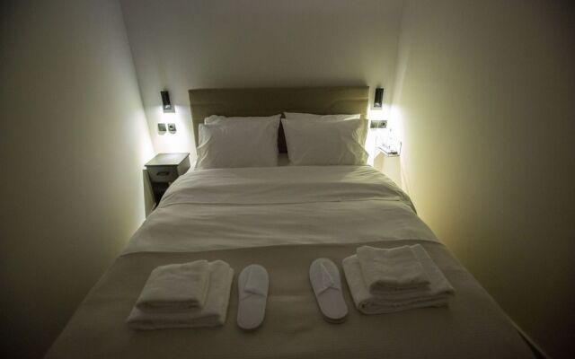 Raise Acropolis View Suites