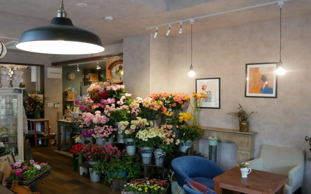 7 Rooms Hotel & Cafe 東京葛西