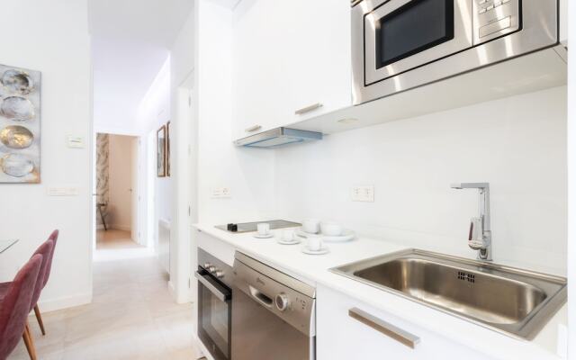 Brand New 4 Bd Apartment Next To The Cathedral. Mateos Gago Iv