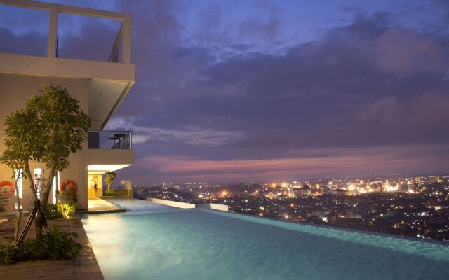 Horison Ultima Semarang