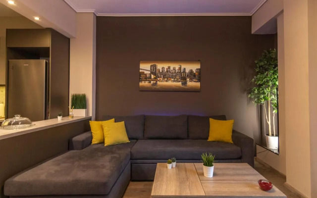 Luxury apartment 10’ from the center!
