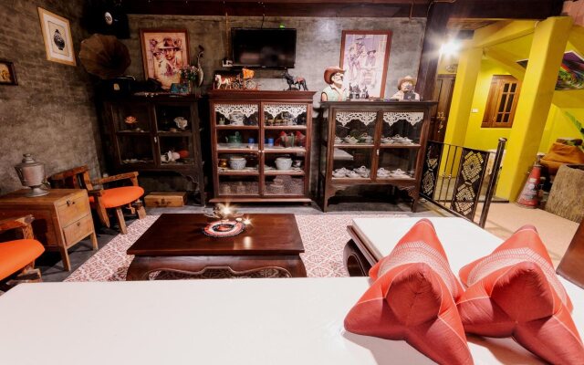 Baankeaw Huenkwan Boutique Hotel