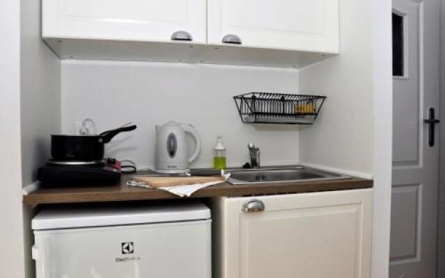 Prudentia Apartments Anin