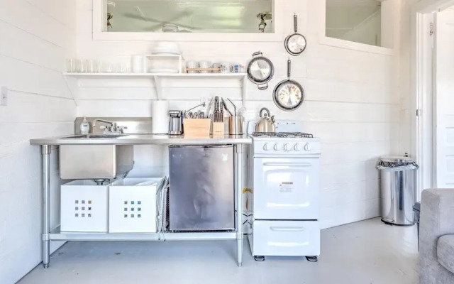 Bungalow 7 - 2br, Waterfront