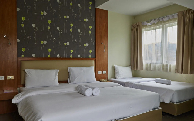 Phuket Ecozy Hotel