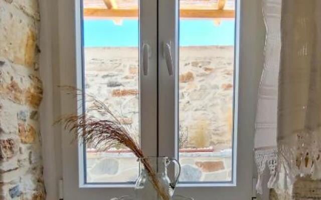 Laina Traditional Guest House