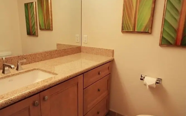 Royal Kahana #911 2 Bedroom Condo by RedAwning