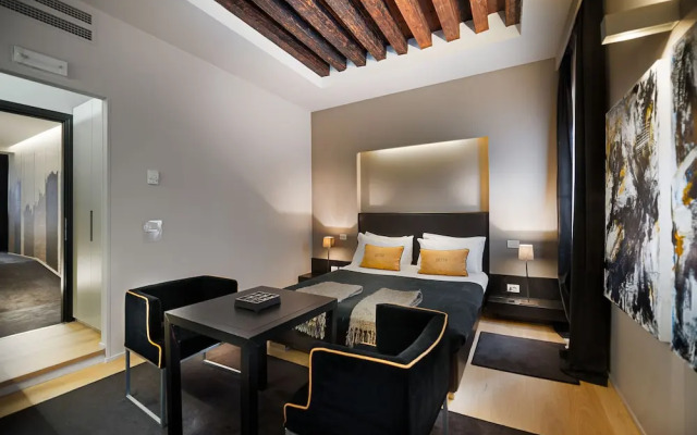 The Charming House DD724