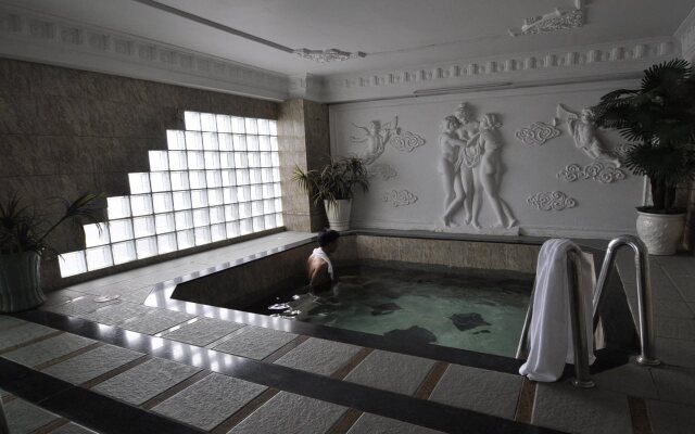 Sunflower Hotel District 10