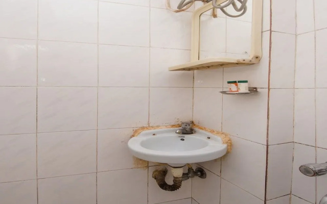 OYO 13471 Hotel HomeStay