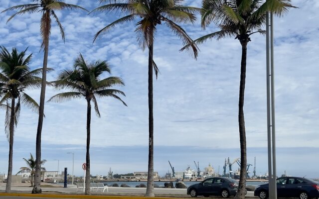 Suites Brisa Marina - Playa Regatas y Malecón