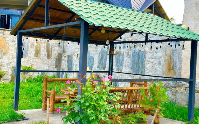 Mziuri Guest House