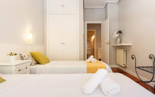 Prestancia apartament by the urban hosts