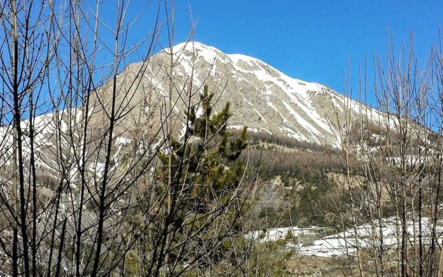 Sleek Allos Ski Chalet