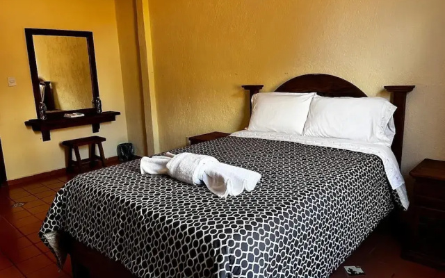 Hotel Renacer
