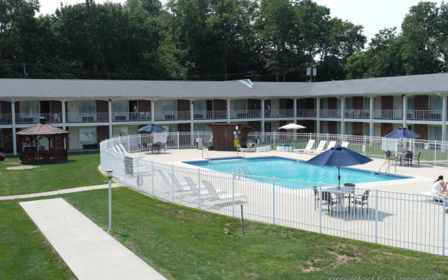 Crystal Inn Eatontown