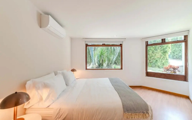 w Incredible 5BR House w Jacuzzi in El Poblado