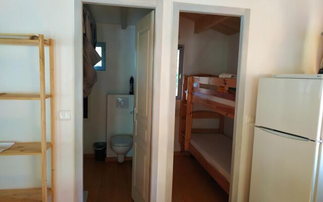 Chalet With 2 Bedrooms In Poussan With Enclosed Garden