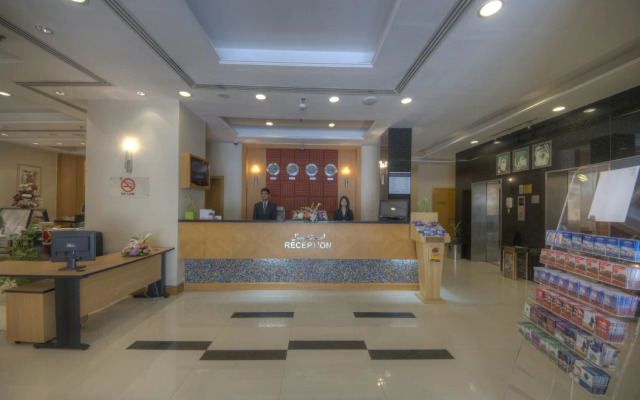 Star Metro Al Barsha Apartments