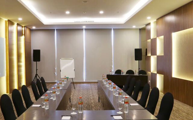 Antero Hotel Jababeka Cikarang