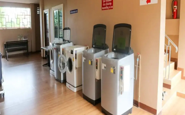 Capital O 75521 Sang Siri Apartment