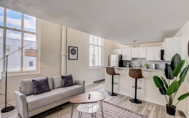 TWO CozySuites Apt w Skybridge Access 4