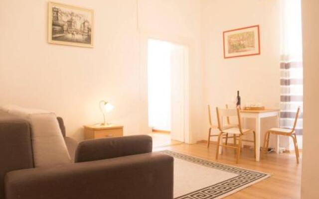 Room Divna Old Town