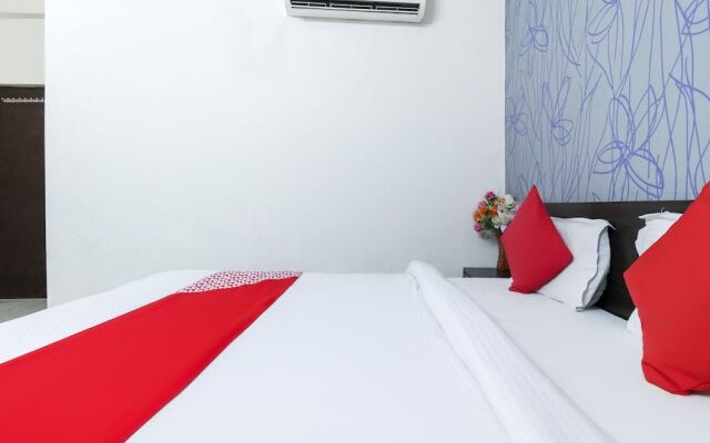OYO 10876 Hotel Taj signature