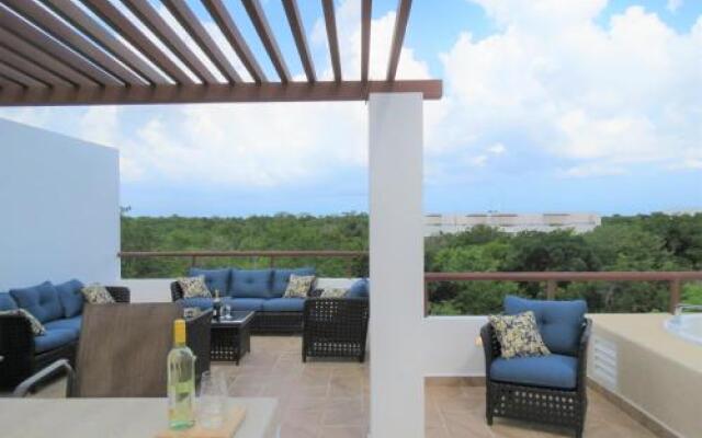 Apartments Steps Away From Pool Facing the Golf Course