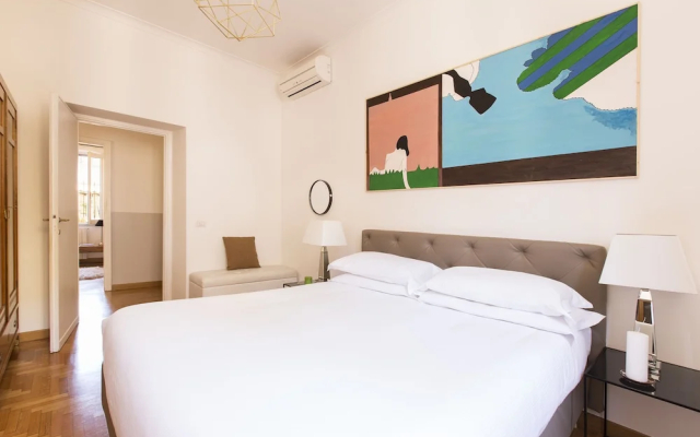 ROMAC - Condotti with terrace