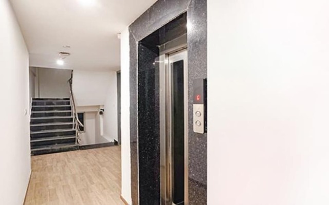 OYO Townhouse 333 Sector 121 Noida