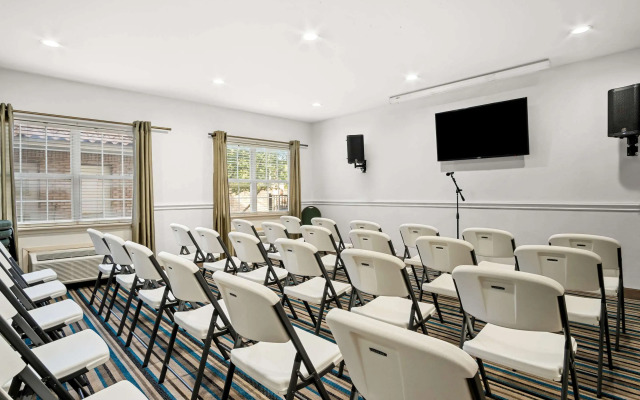 MainStay Suites Addison-Dallas